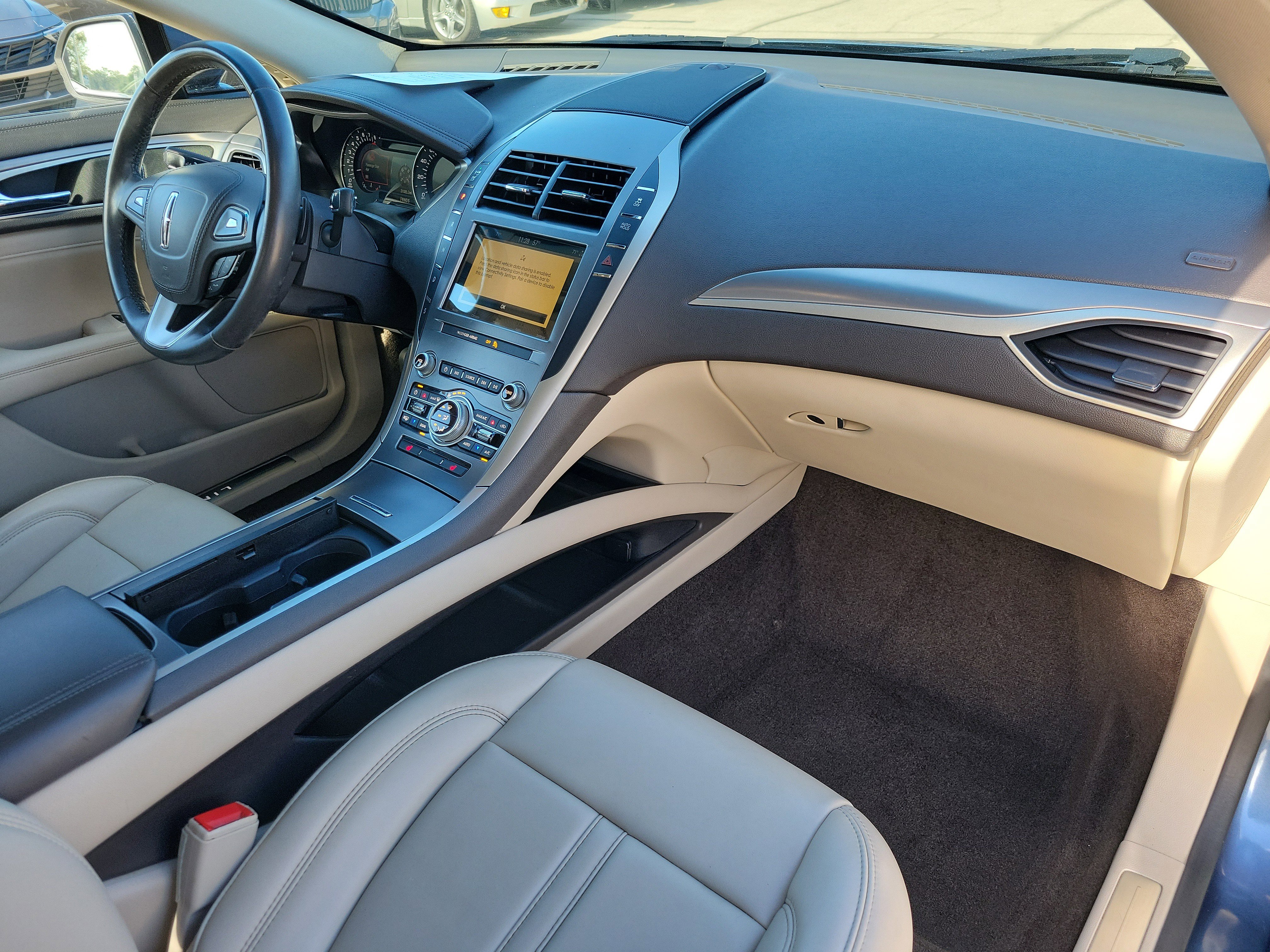 Used 2019 Lincoln MKZ Premiere image 11