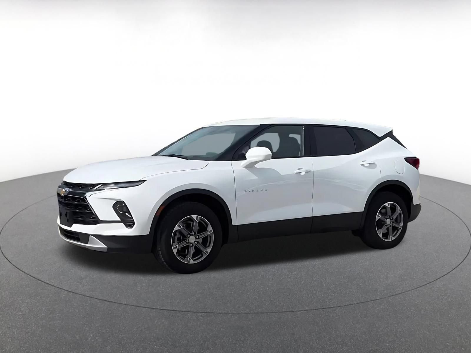 Used 2025 Chevrolet Blazer LT FWD image 8