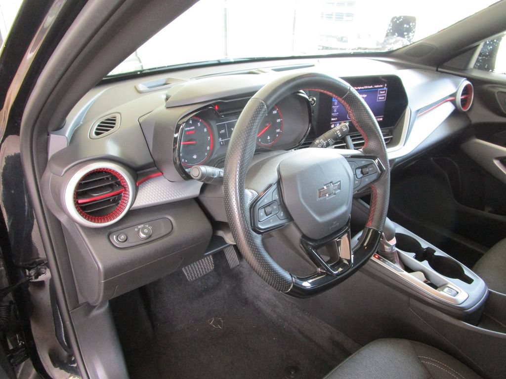 Used 2024 Chevrolet Trax RS FWD image 21