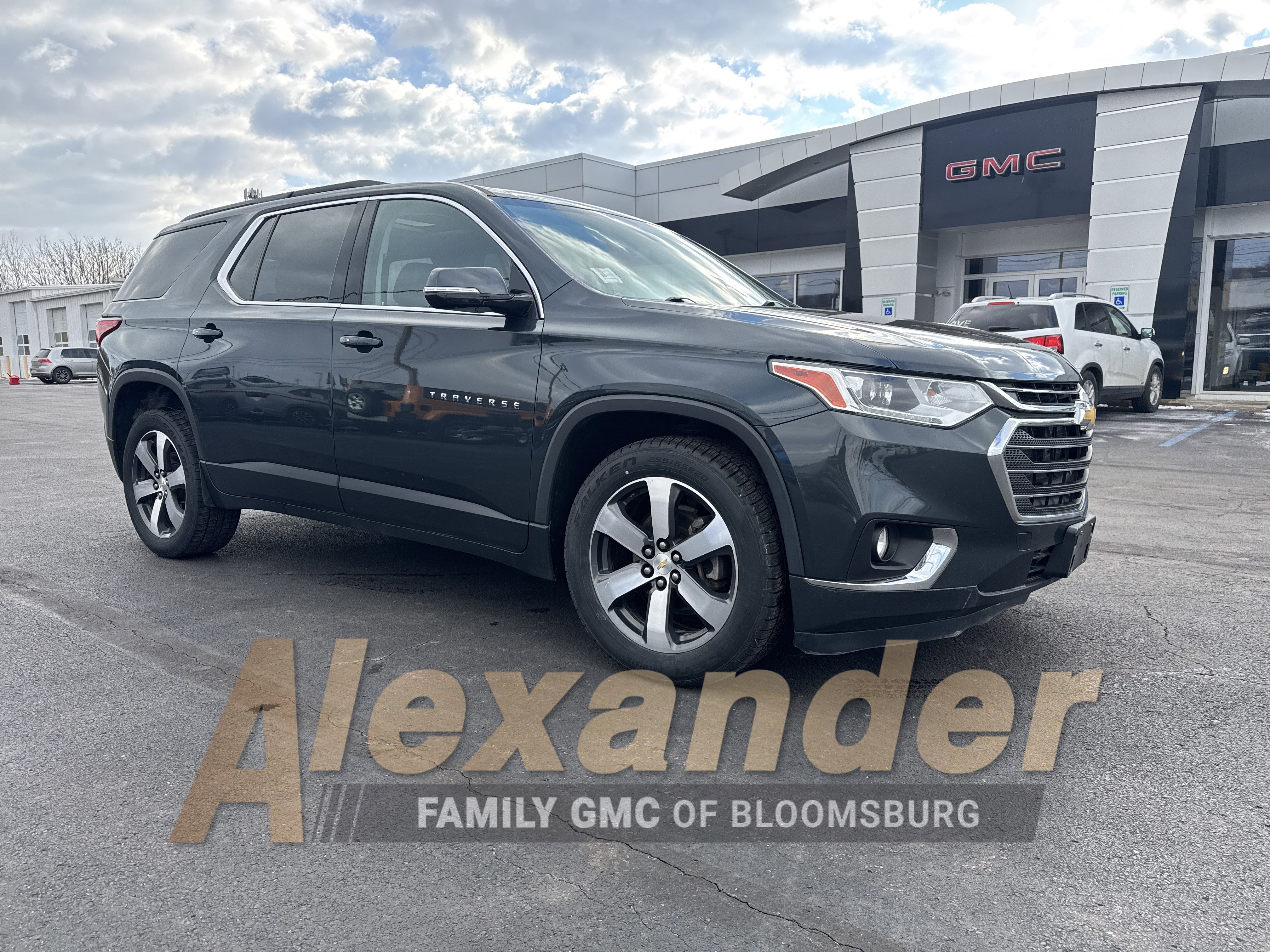 Used 2019 Chevrolet Traverse LT w/ LT Premium Package