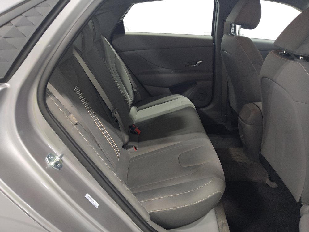 Used 2025 Hyundai Elantra Sport FWD image 19