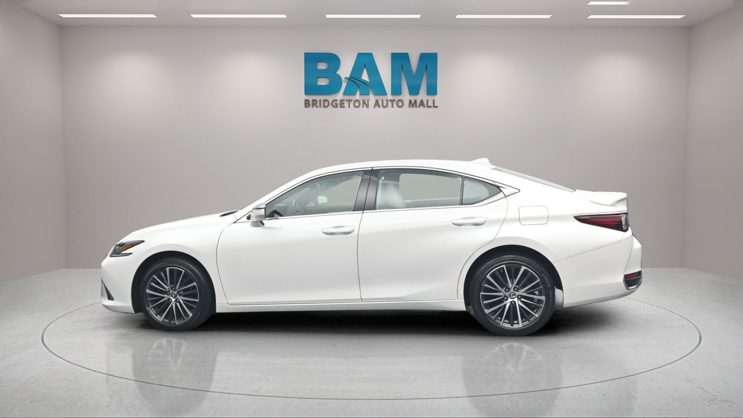 Used 2023 Lexus ES 250 w/ Premium Package AWD/4WD image 2