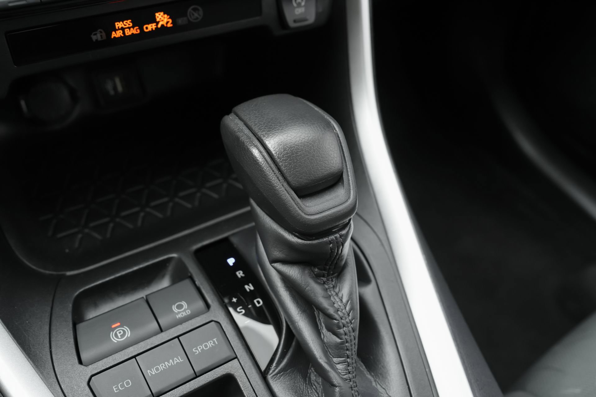 Used 2023 Toyota RAV4 XLE image 18