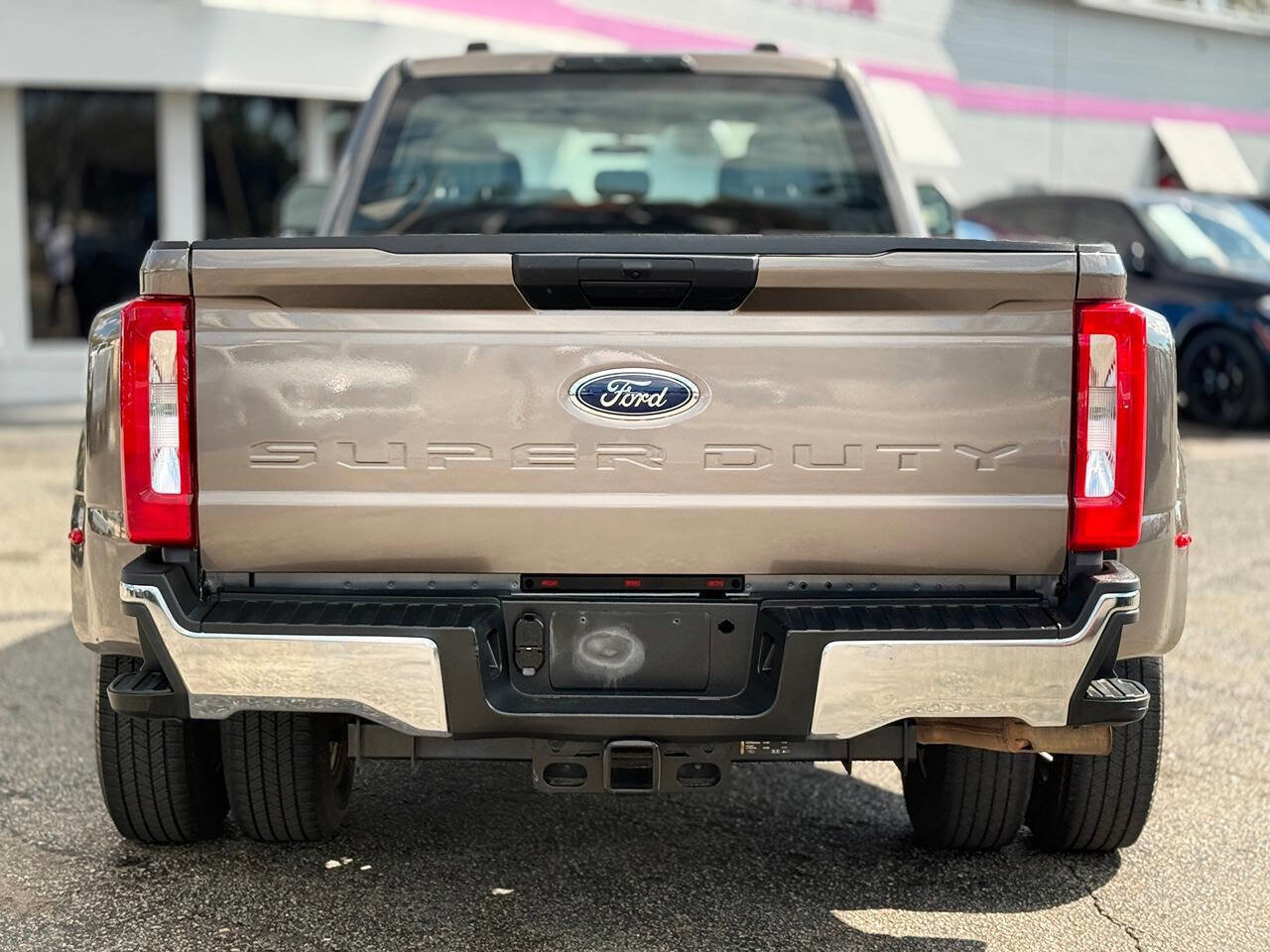 Used 2022 Ford F350 XL w/ Power Equipment Group image 7