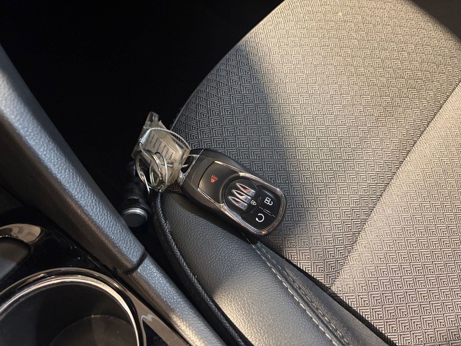 Used 2025 Buick Encore GX Preferred image 22