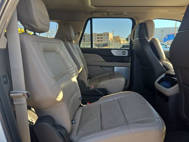 Used 2023 Lincoln Navigator L Reserve image 15