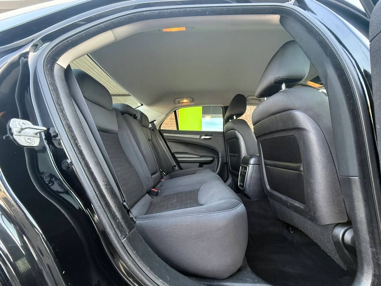 Used 2018 Chrysler 300 Touring AWD/4WD image 19