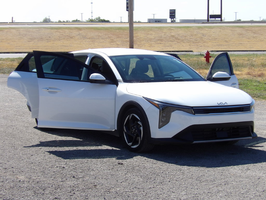Certified 2025 Kia K4 EX FWD image 21