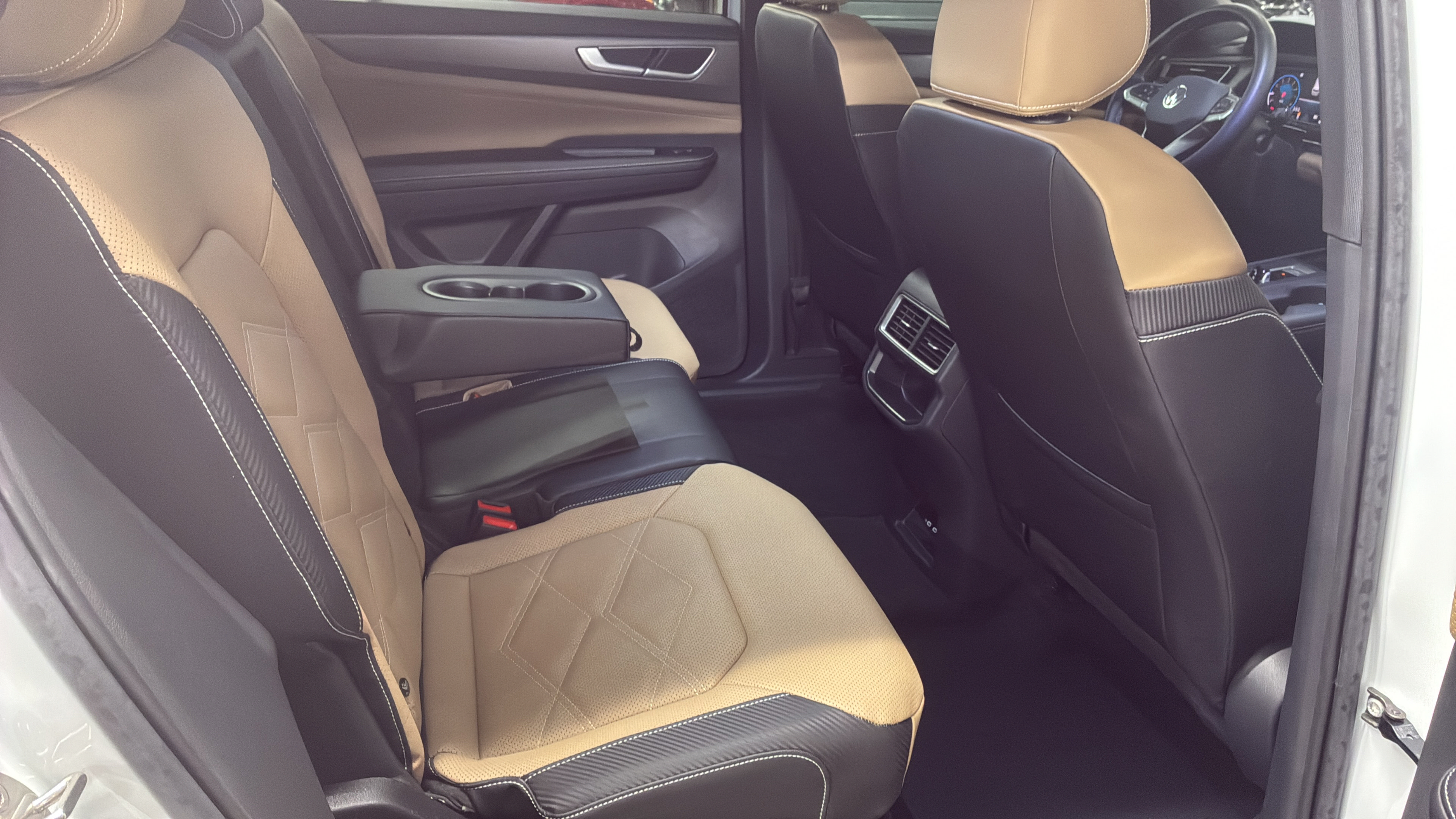 Used 2026 Volkswagen Atlas Cross Sport SE FWD image 22
