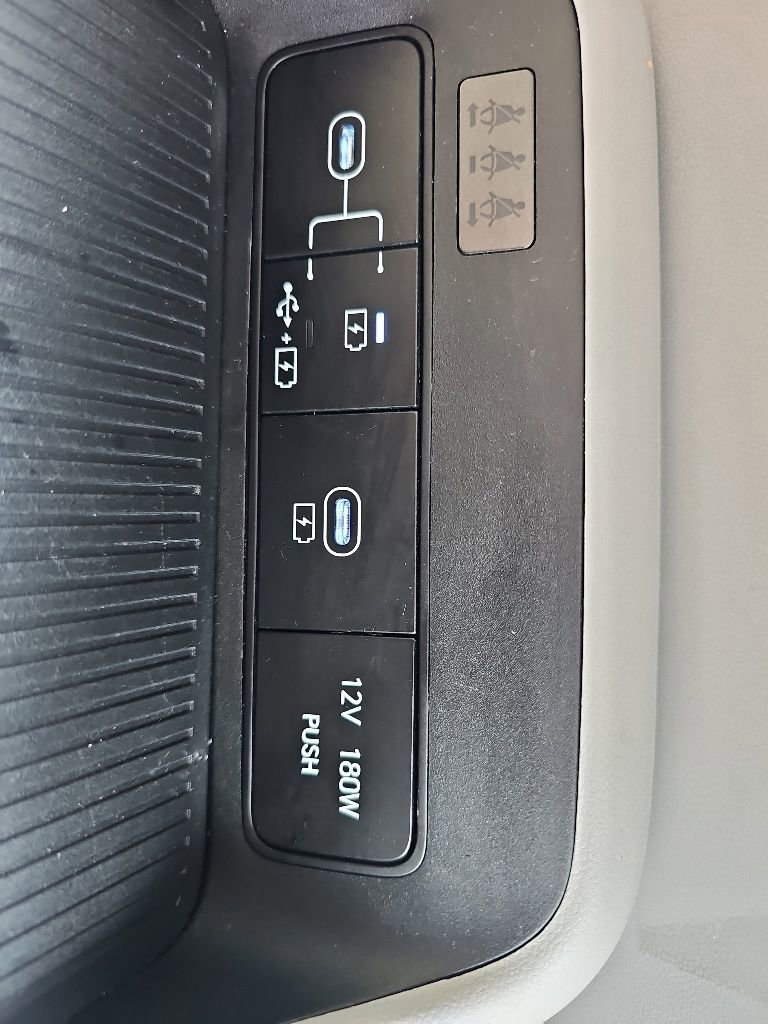 Used 2025 Hyundai Kona SEL FWD image 22