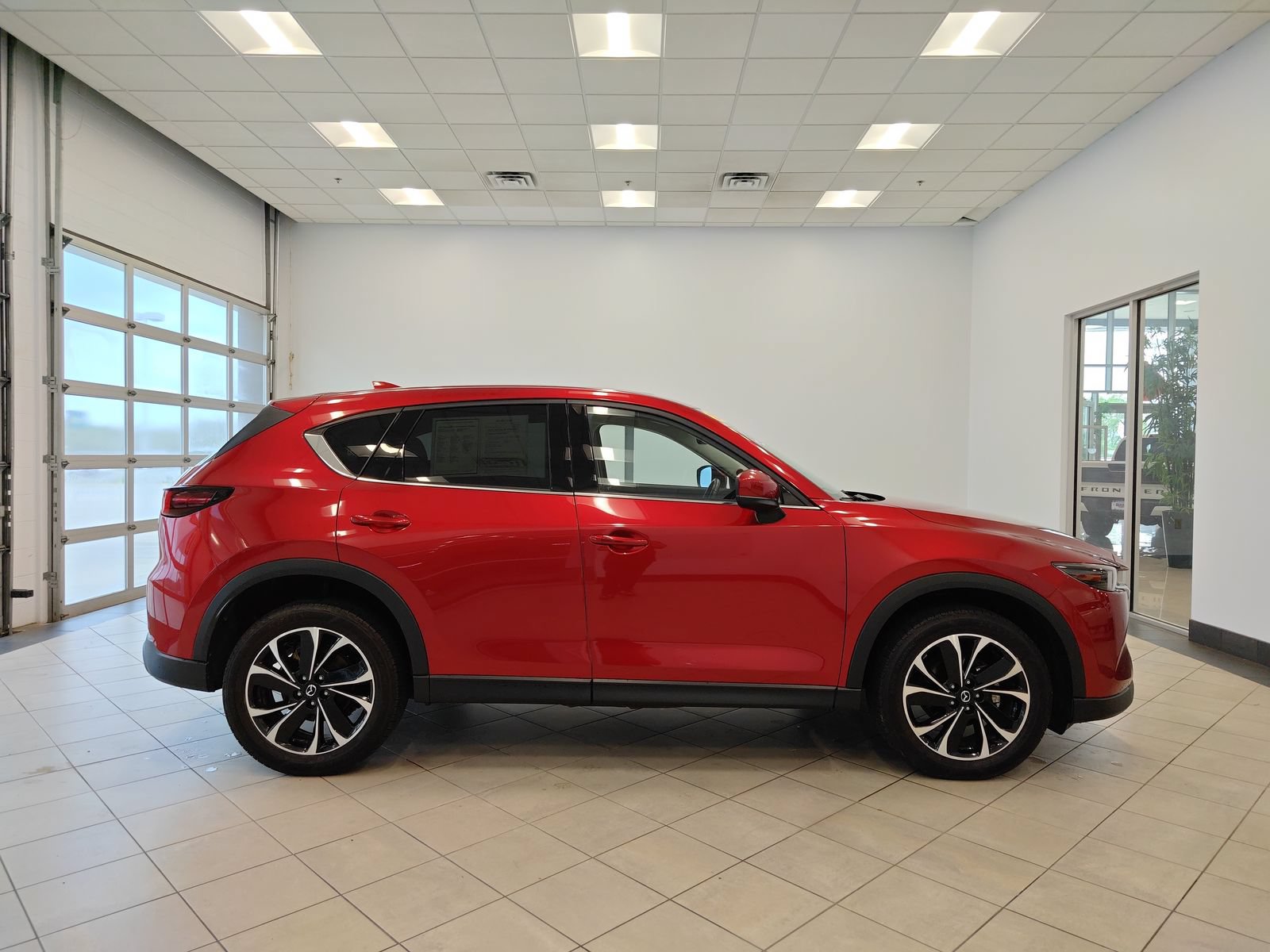 Used 2023 MAZDA CX-5 AWD 2.5 S w/ Premium Package image 2