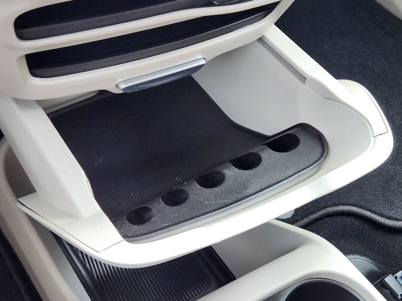 Used 2023 Chrysler Voyager LX image 20