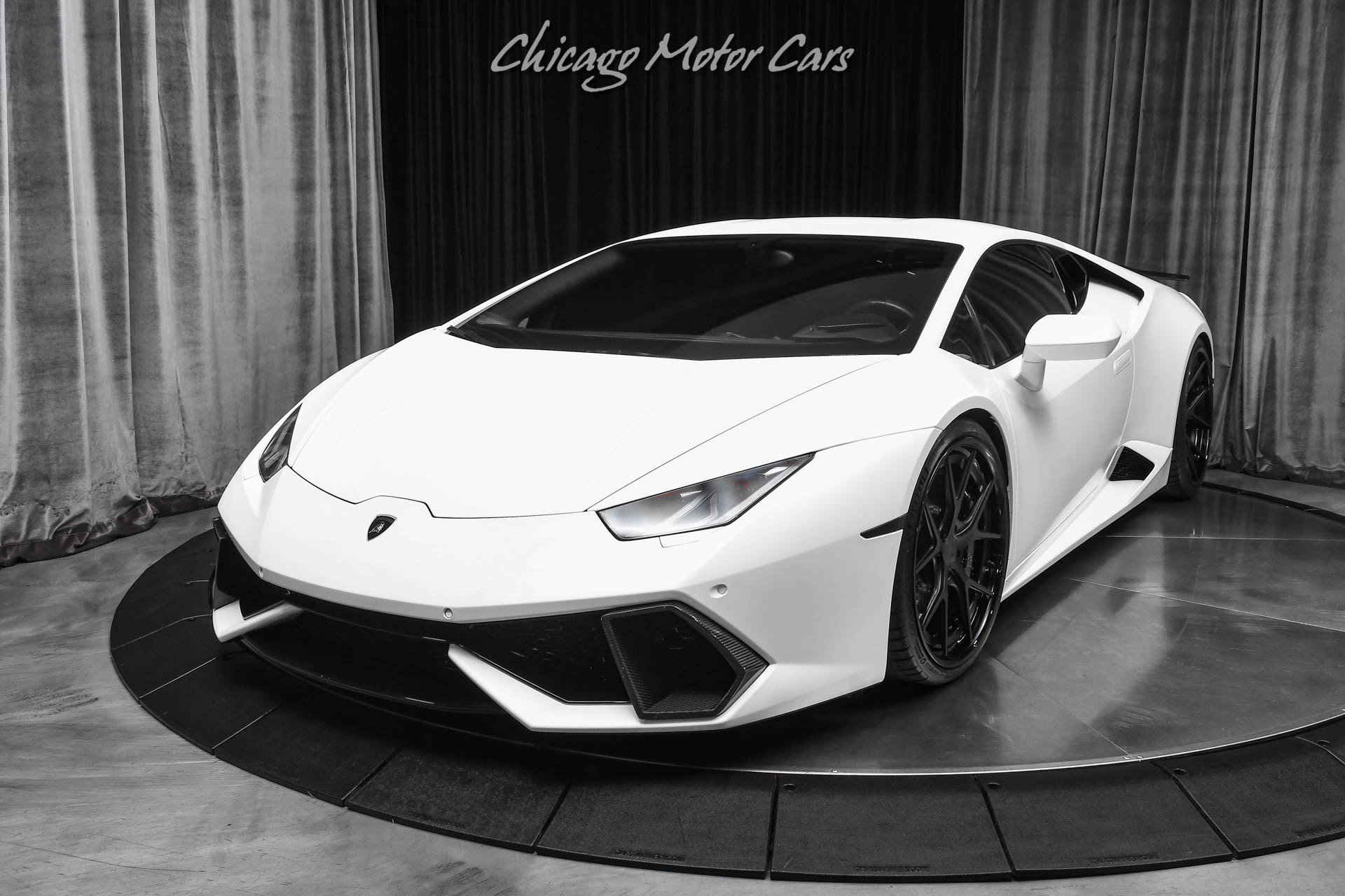 Used 2016 Lamborghini Huracan LP 610-4 AWD/4WD image 2