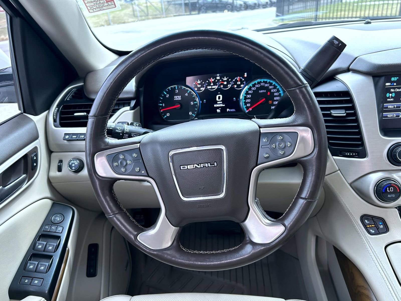 Used 2020 GMC Yukon Denali w/ Denali Premium Package AWD/4WD image 11