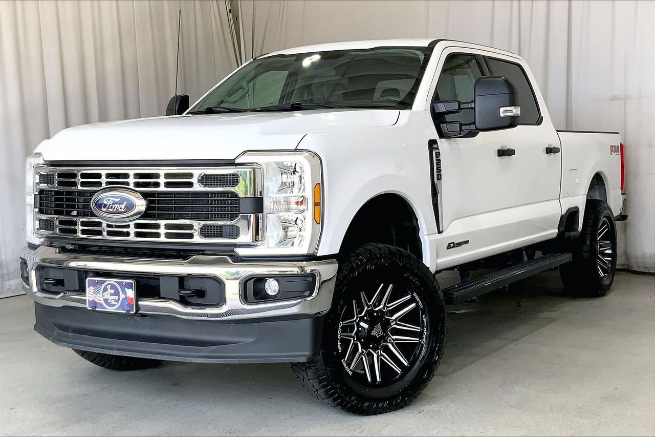 Used 2024 Ford F250 XLT w/ FX4 Off-Road Package AWD/4WD image 12