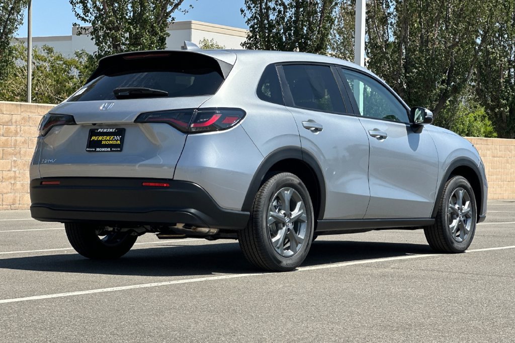New 2027 Honda HR-V LX image 4