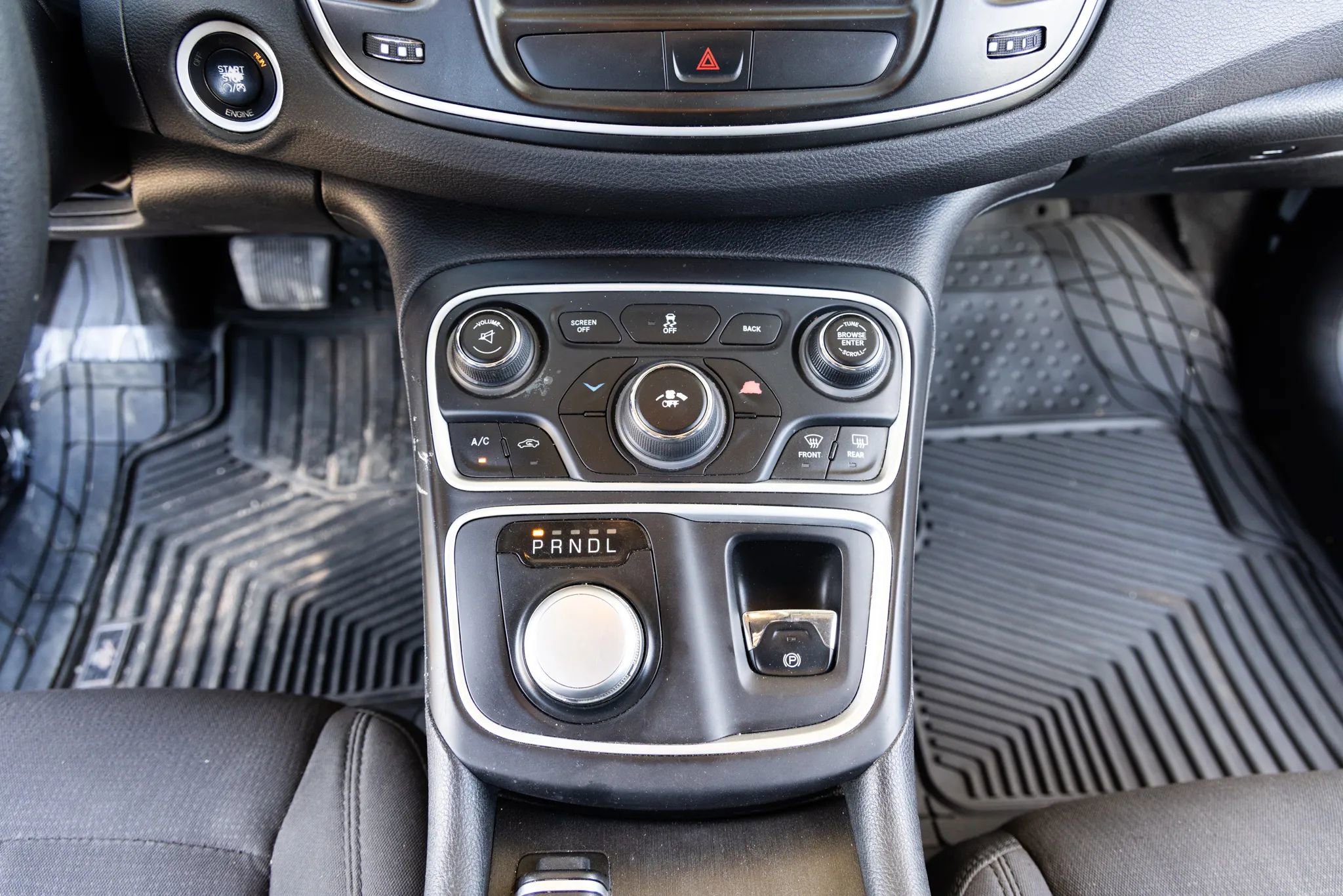 Used 2016 Chrysler 200 Limited image 23