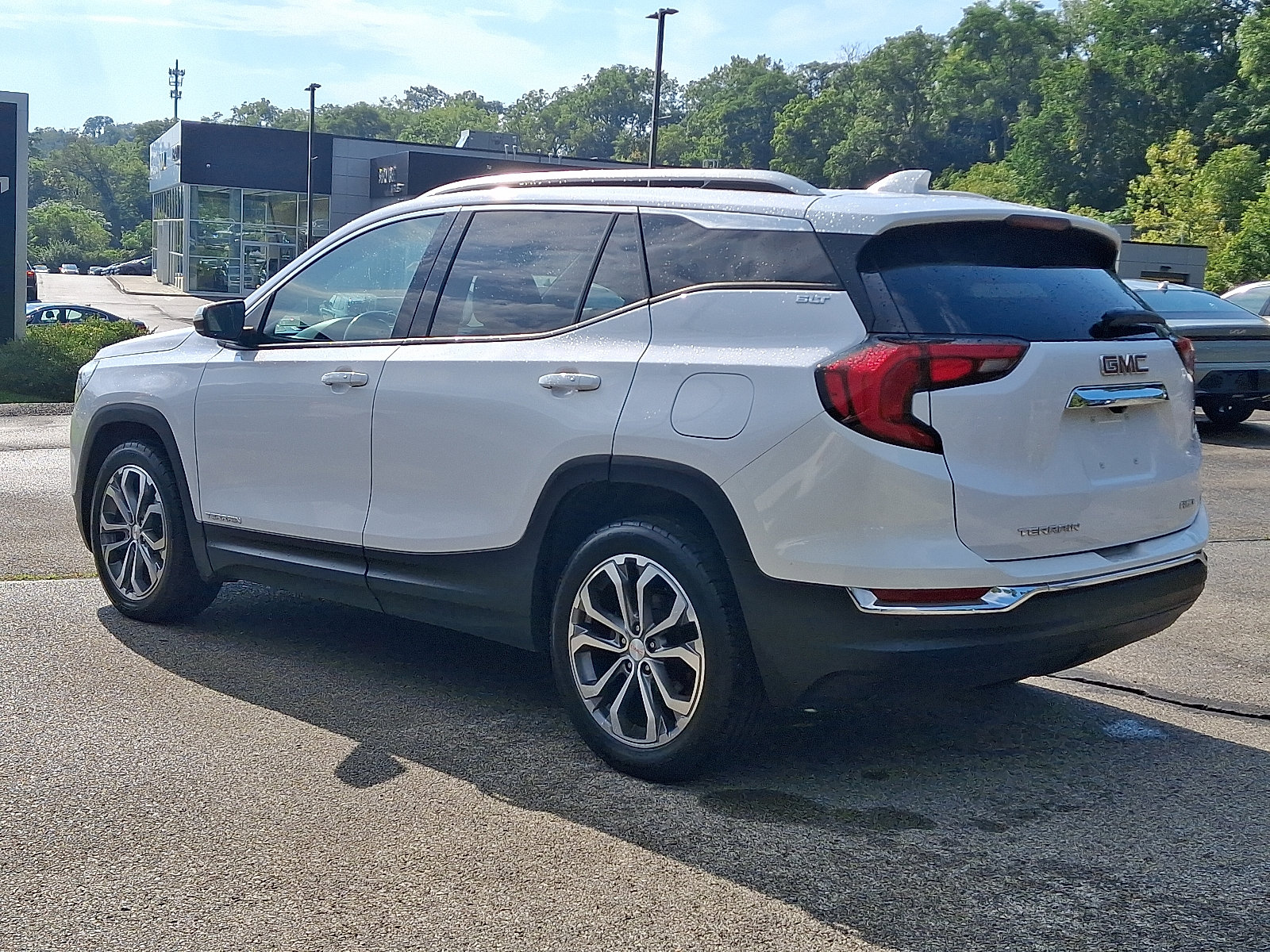Used 2020 GMC Terrain SLT w/ Preferred Package AWD/4WD image 4