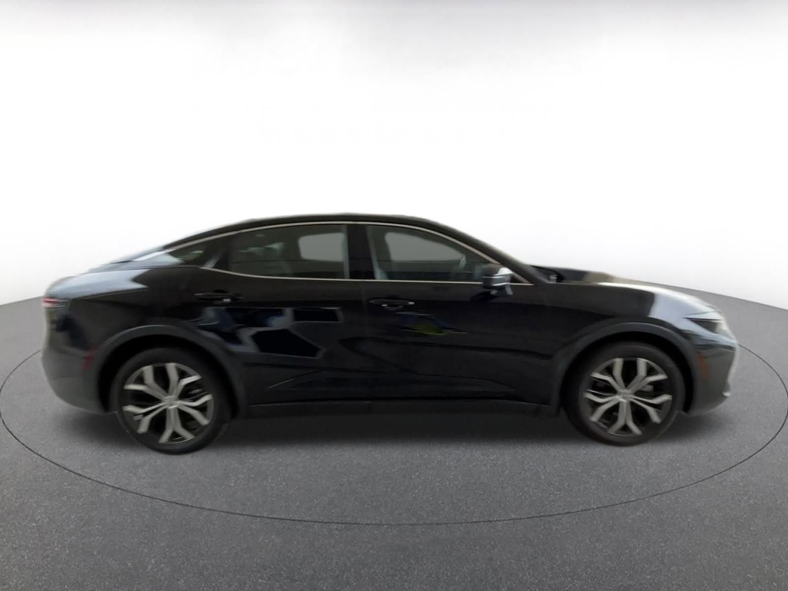 Used 2025 Toyota Crown XLE image 16