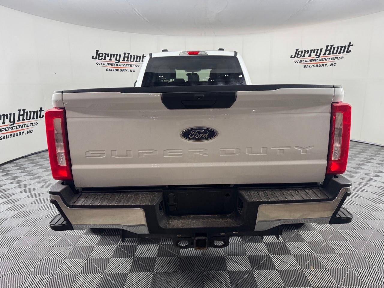 Used 2025 Ford F350 XLT w/ FX4 Off-Road Package AWD/4WD image 7