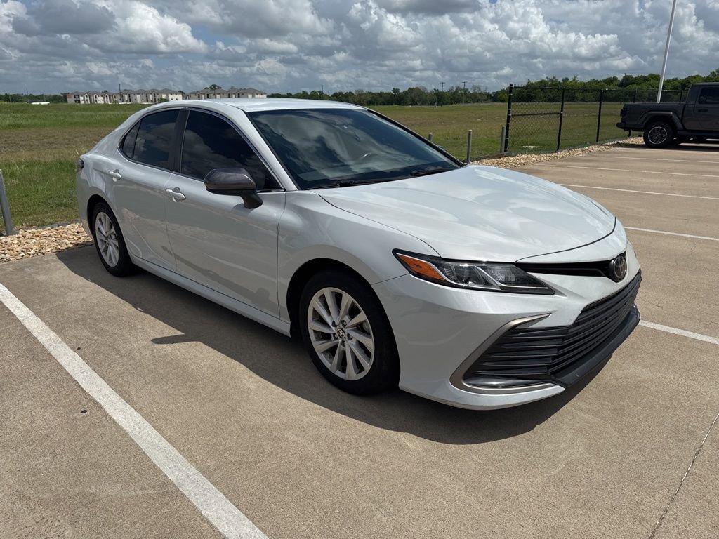 Certified 2022 Toyota Camry LE FWD image 1