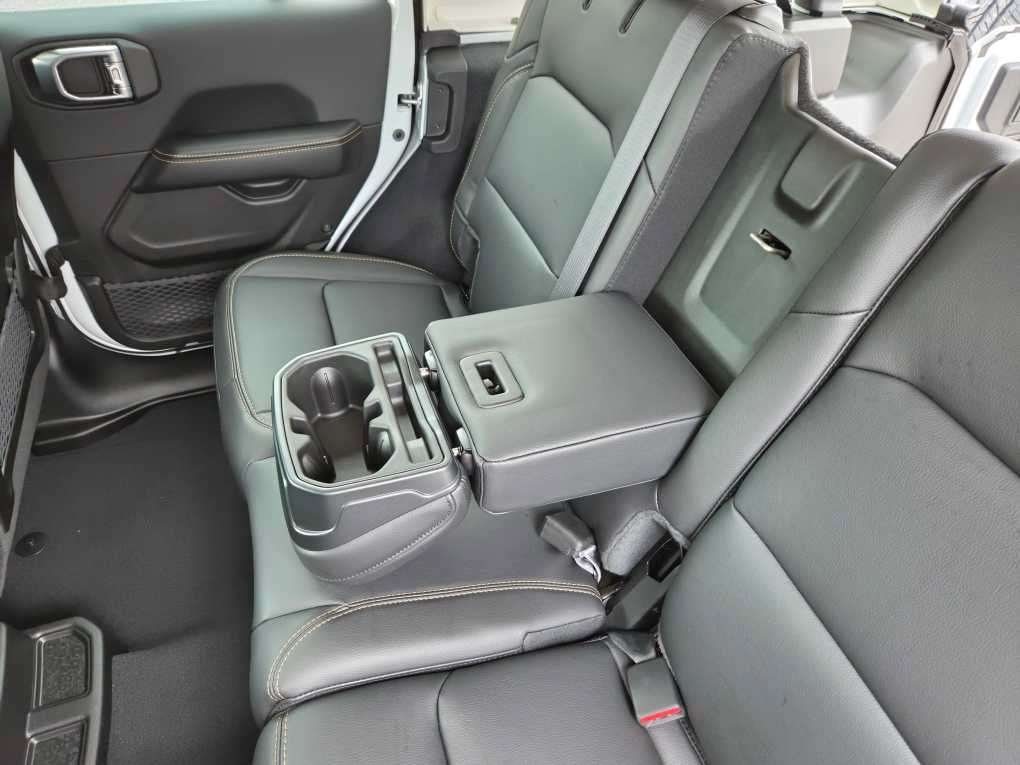 New 2027 Jeep Wrangler Unlimited Sahara AWD/4WD image 16