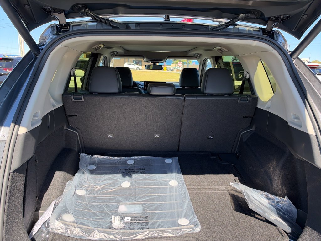 New 2026 Nissan Rogue Platinum w/ Platinum Premium Package AWD/4WD image 9