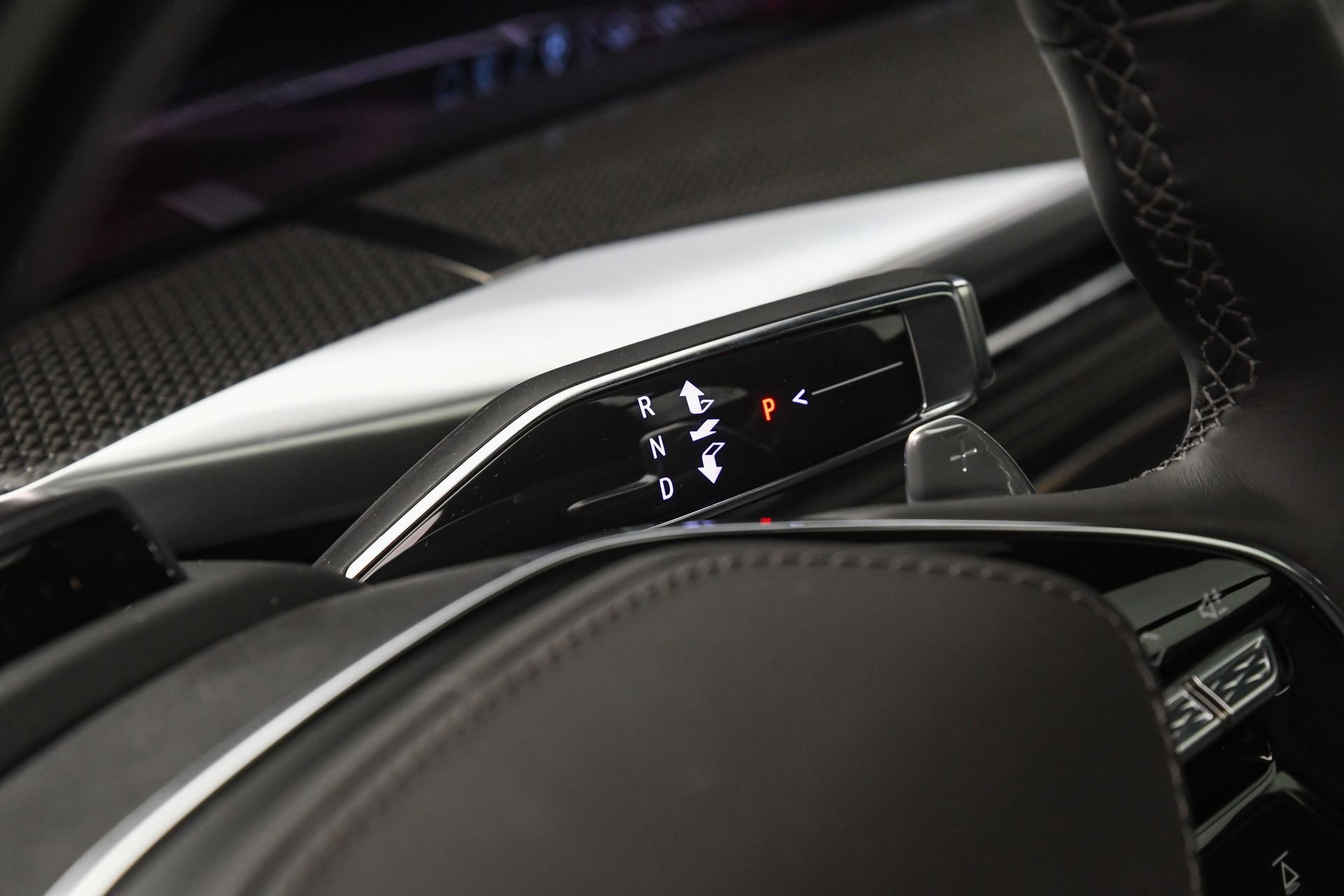 Used 2025 Cadillac Escalade V w/ LPO, ONYX Package image 45