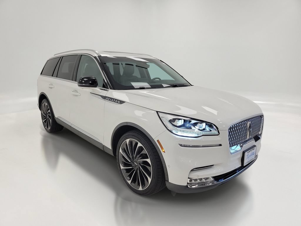 Used 2020 Lincoln Aviator Reserve w/ Equipment Group 202A AWD/4WD image 3