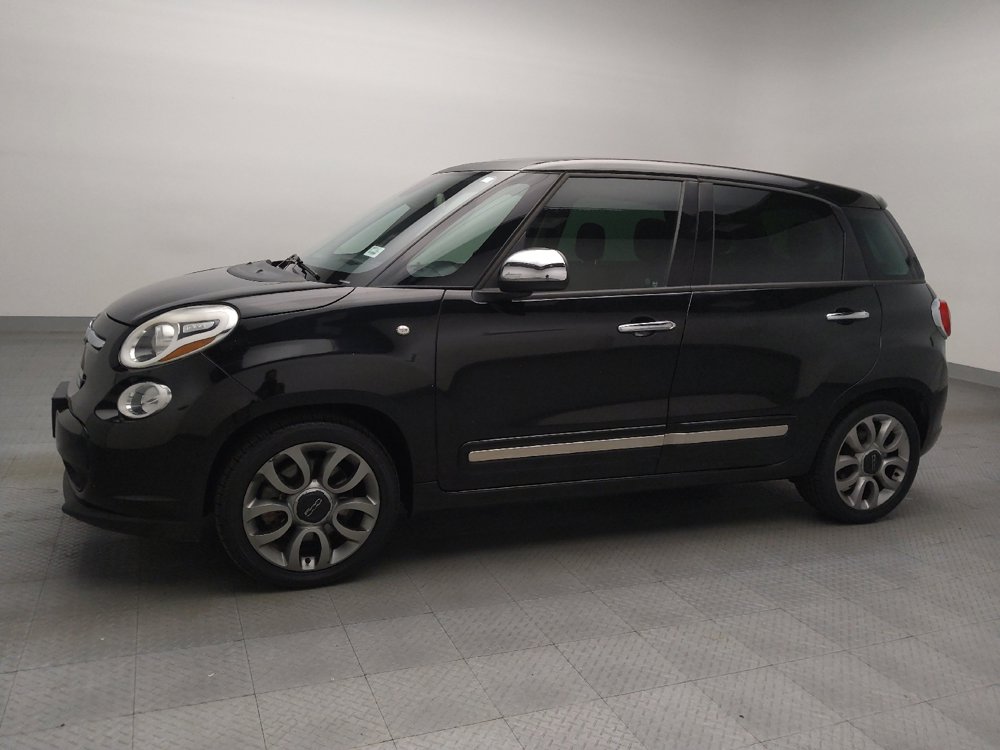 Used 2017 FIAT 500L Lounge w/ Dual-Pane Sunroof Package image 2
