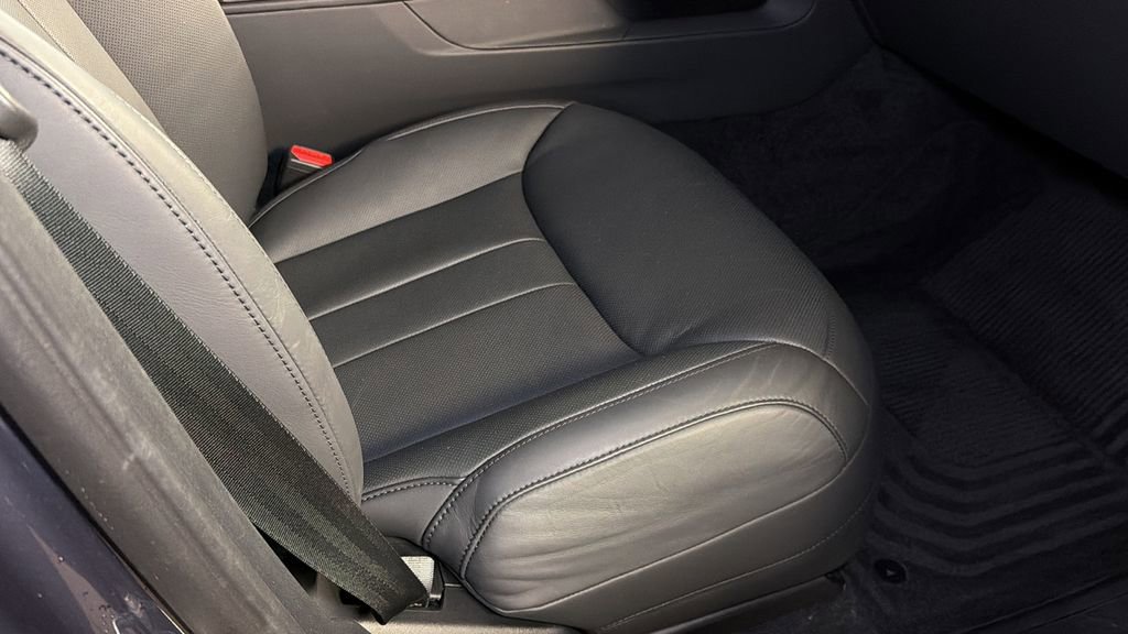 Used 2024 Land Rover Range Rover Sport SE image 11