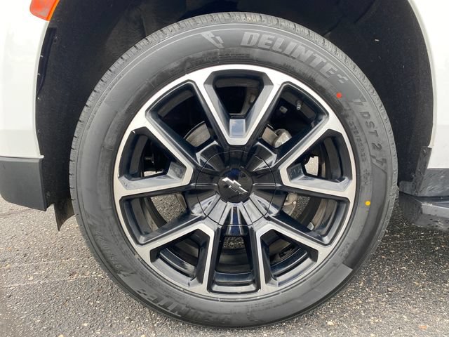 Used 2022 Chevrolet Tahoe RST w/ Luxury Package AWD/4WD image 24