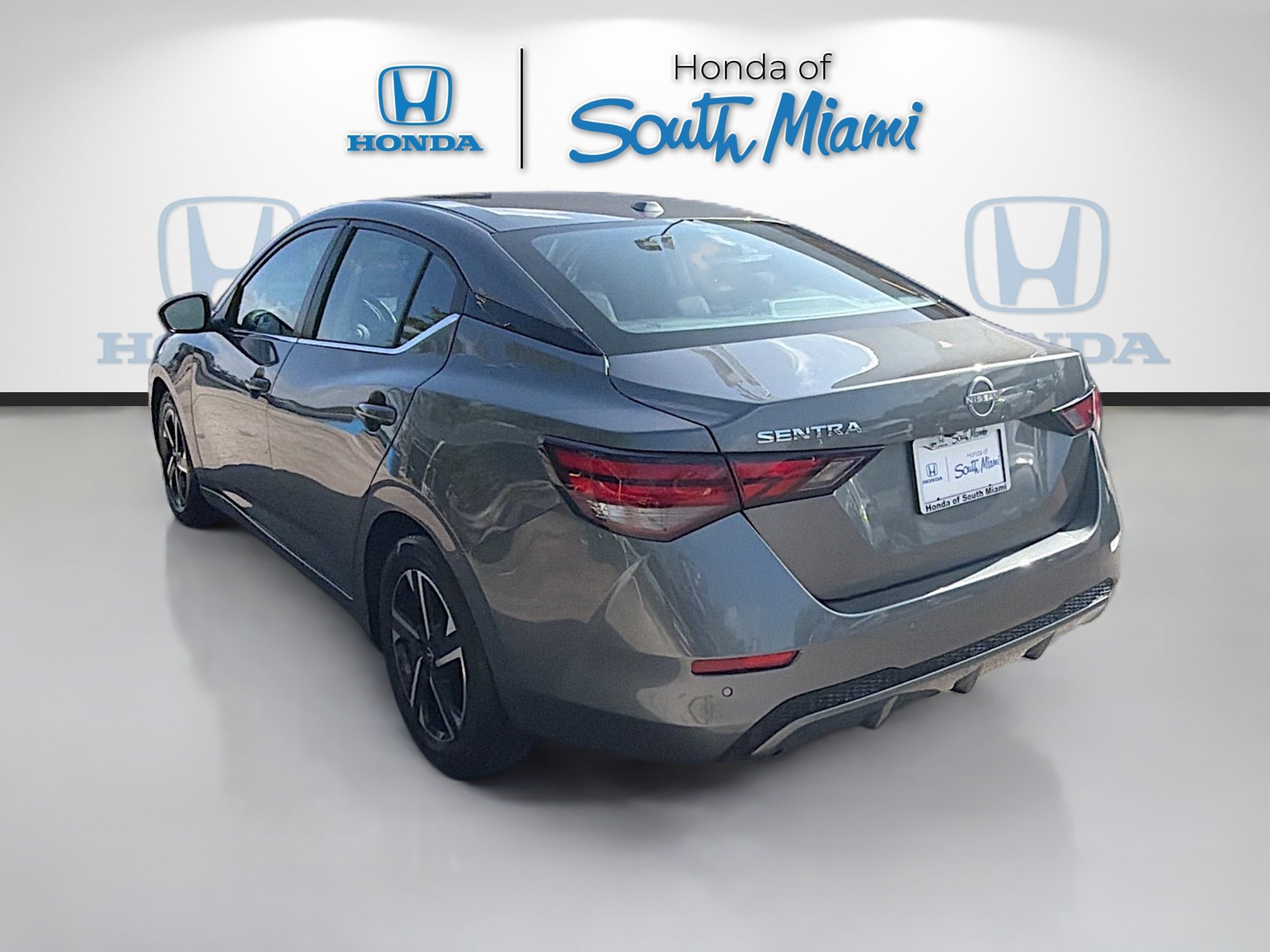 Used 2025 Nissan Sentra SV FWD image 5