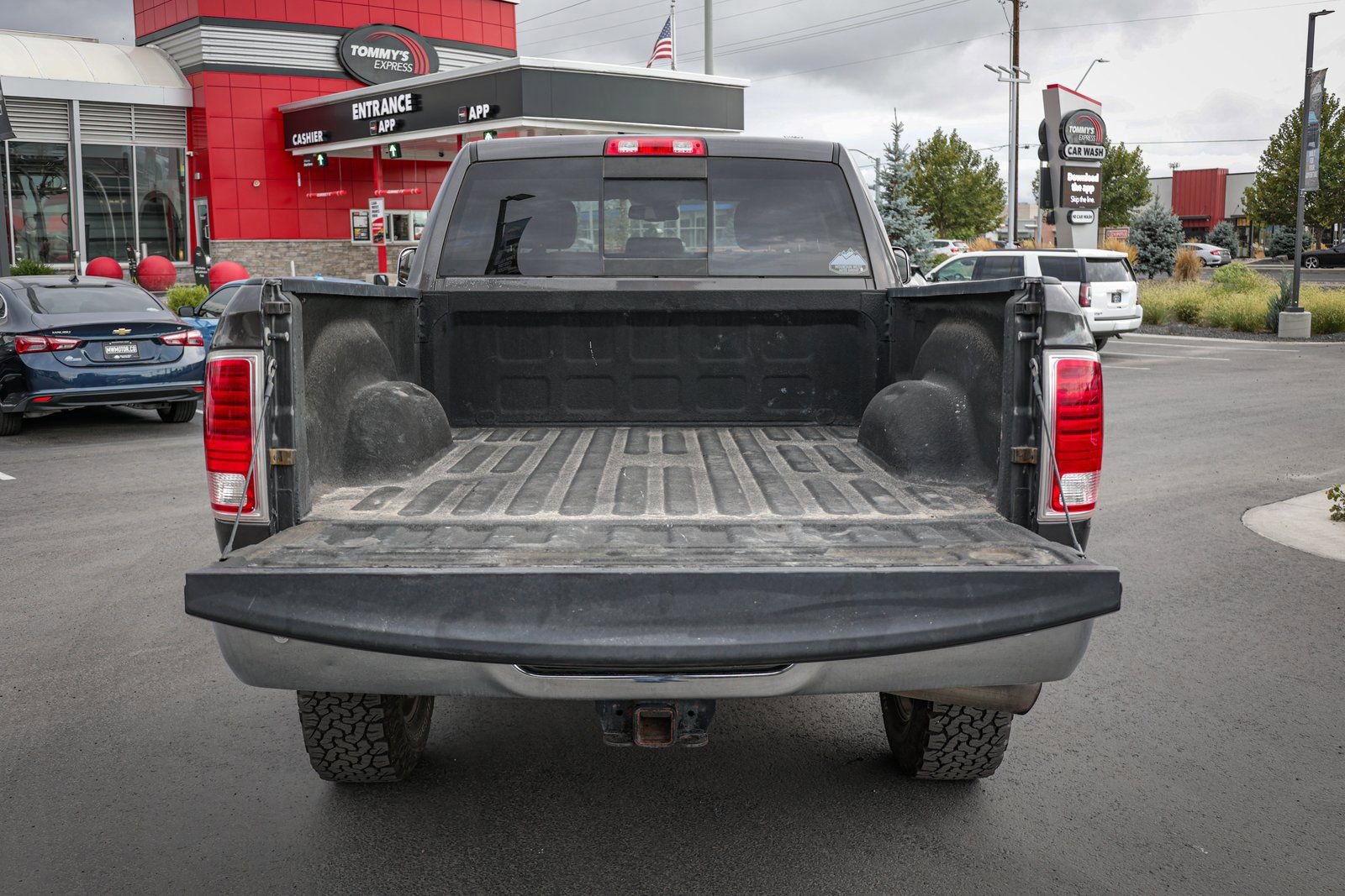 Used 2018 RAM 3500 Laramie w/ Protection Group image 6