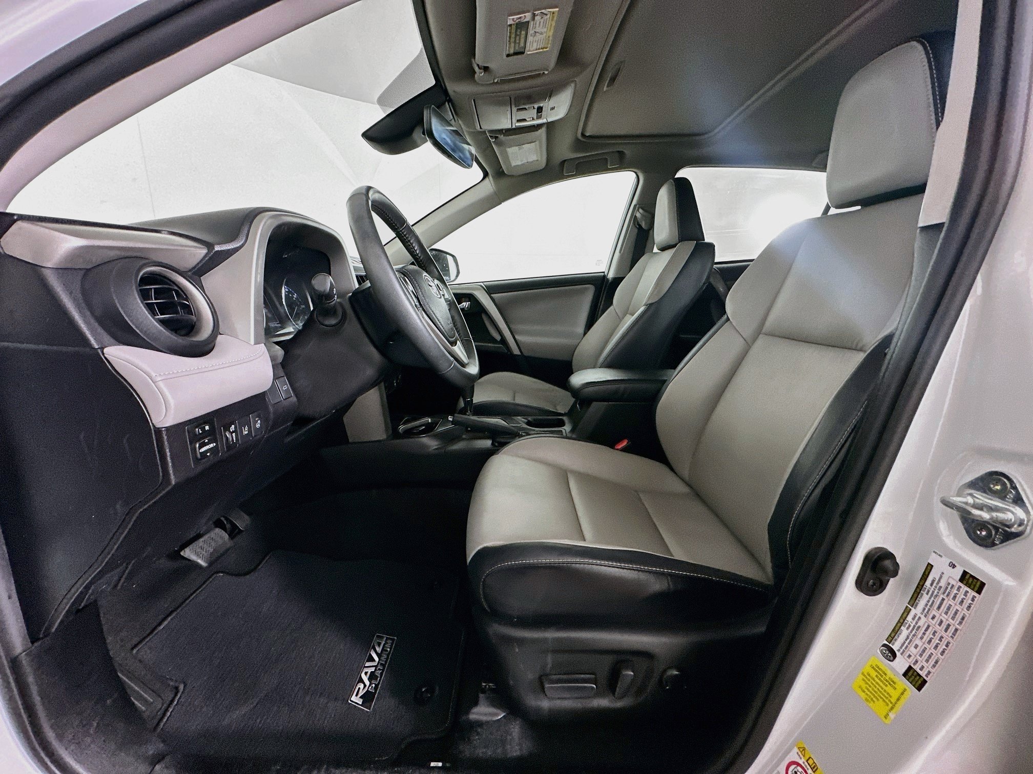 Used 2017 Toyota RAV4 Platinum FWD image 13