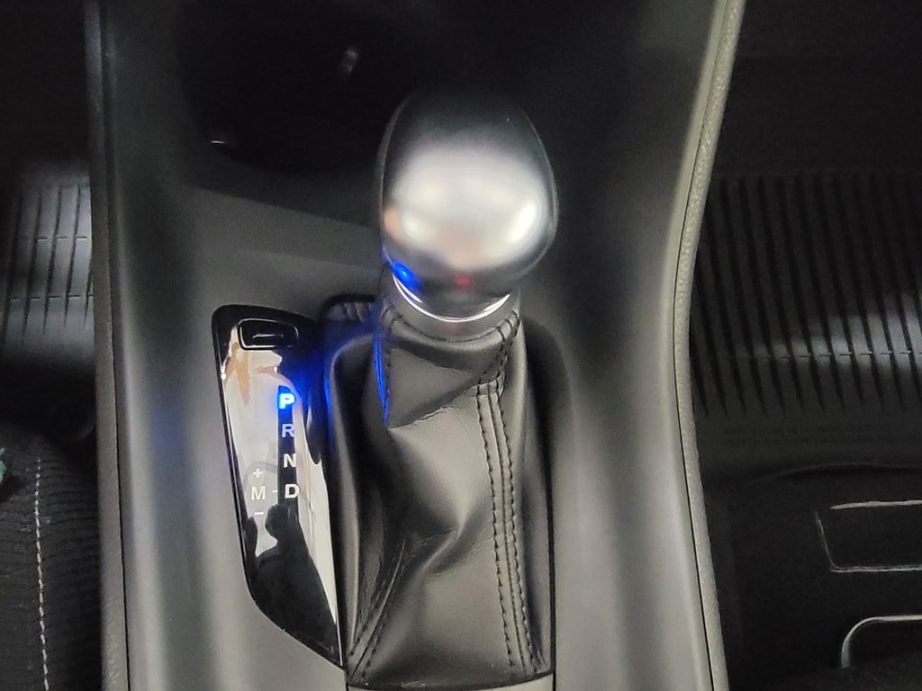 Used 2019 Toyota C-HR LE FWD image 17