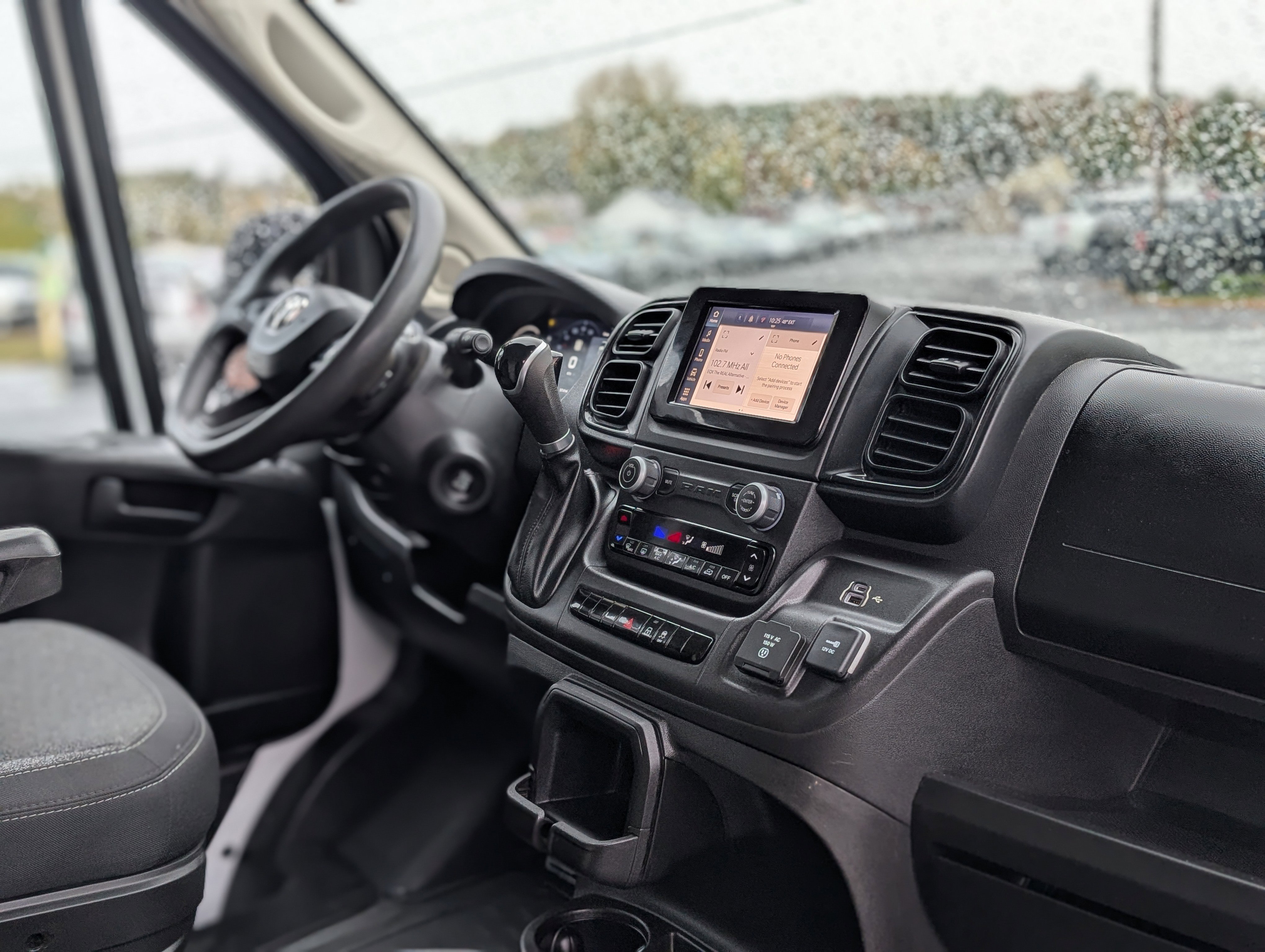 Used 2023 RAM ProMaster 2500 w/ Premium Appearance Group image 39