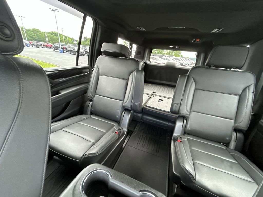 Used 2022 GMC Yukon XL Denali AWD/4WD image 14