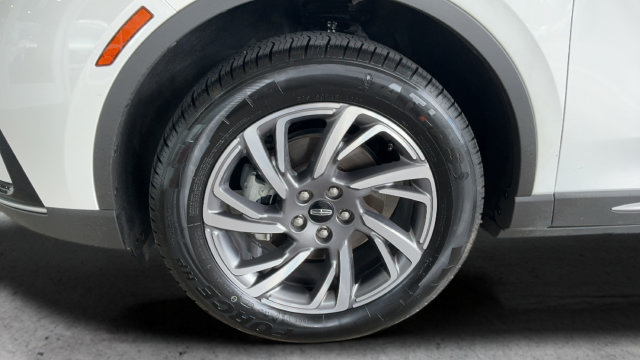 Used 2024 Lincoln Corsair FWD image 25