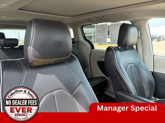 Used 2024 Chrysler Pacifica Limited FWD image 4