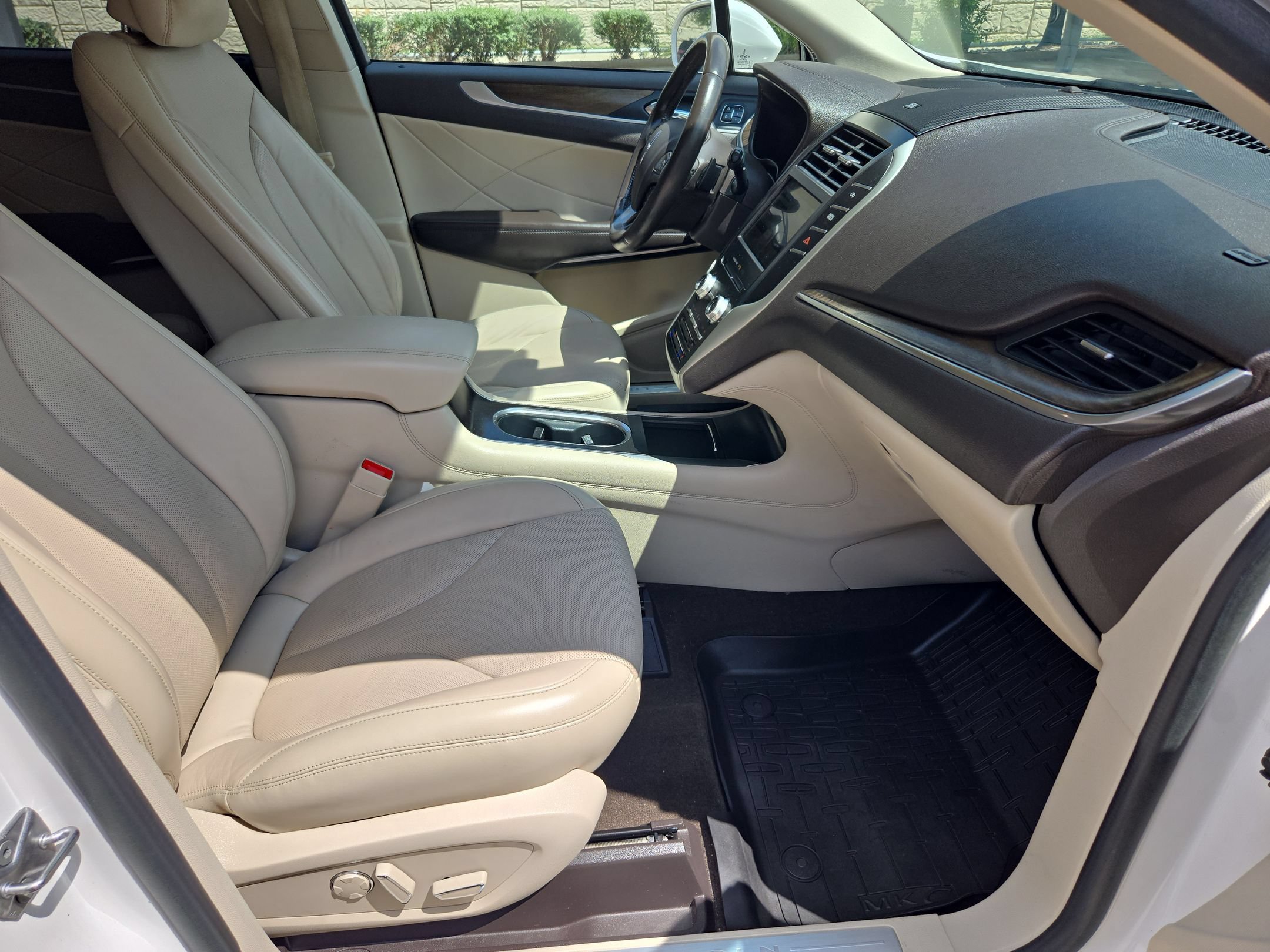 Used 2019 Lincoln MKC Reserve w/ MKC Climate Package FWD image 30
