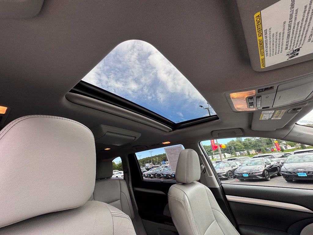Used 2014 Toyota Highlander XLE AWD/4WD image 37