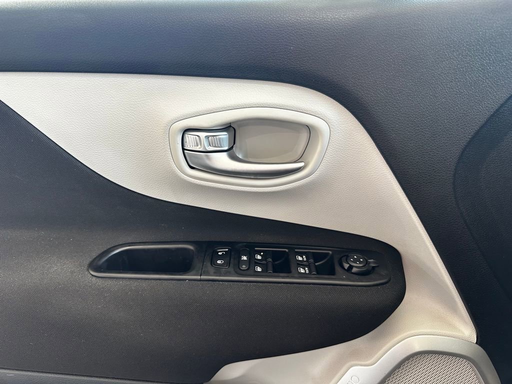 Used 2021 Jeep Renegade Latitude image 56