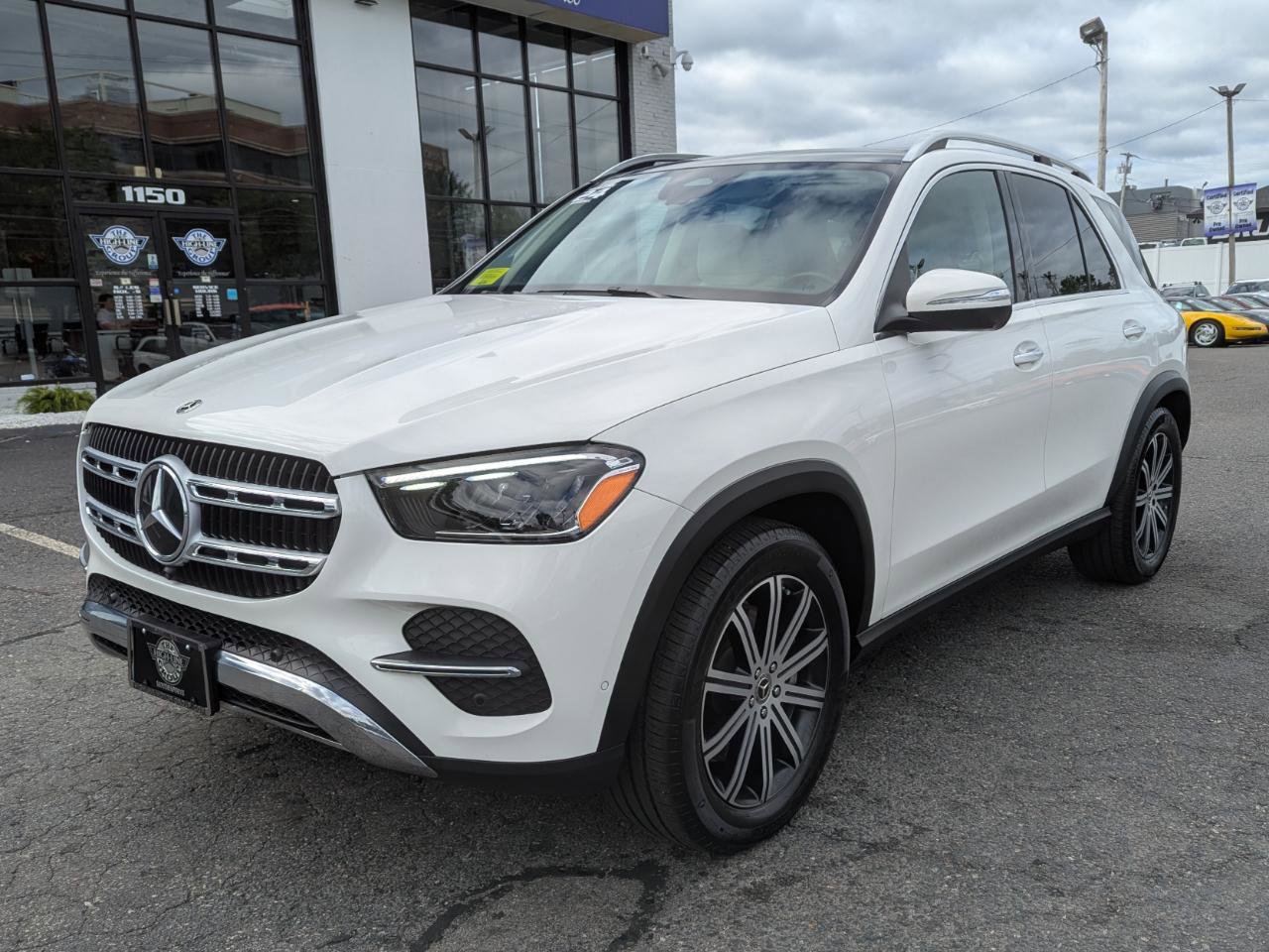 Used 2024 Mercedes-Benz GLE 450 4MATIC image 2