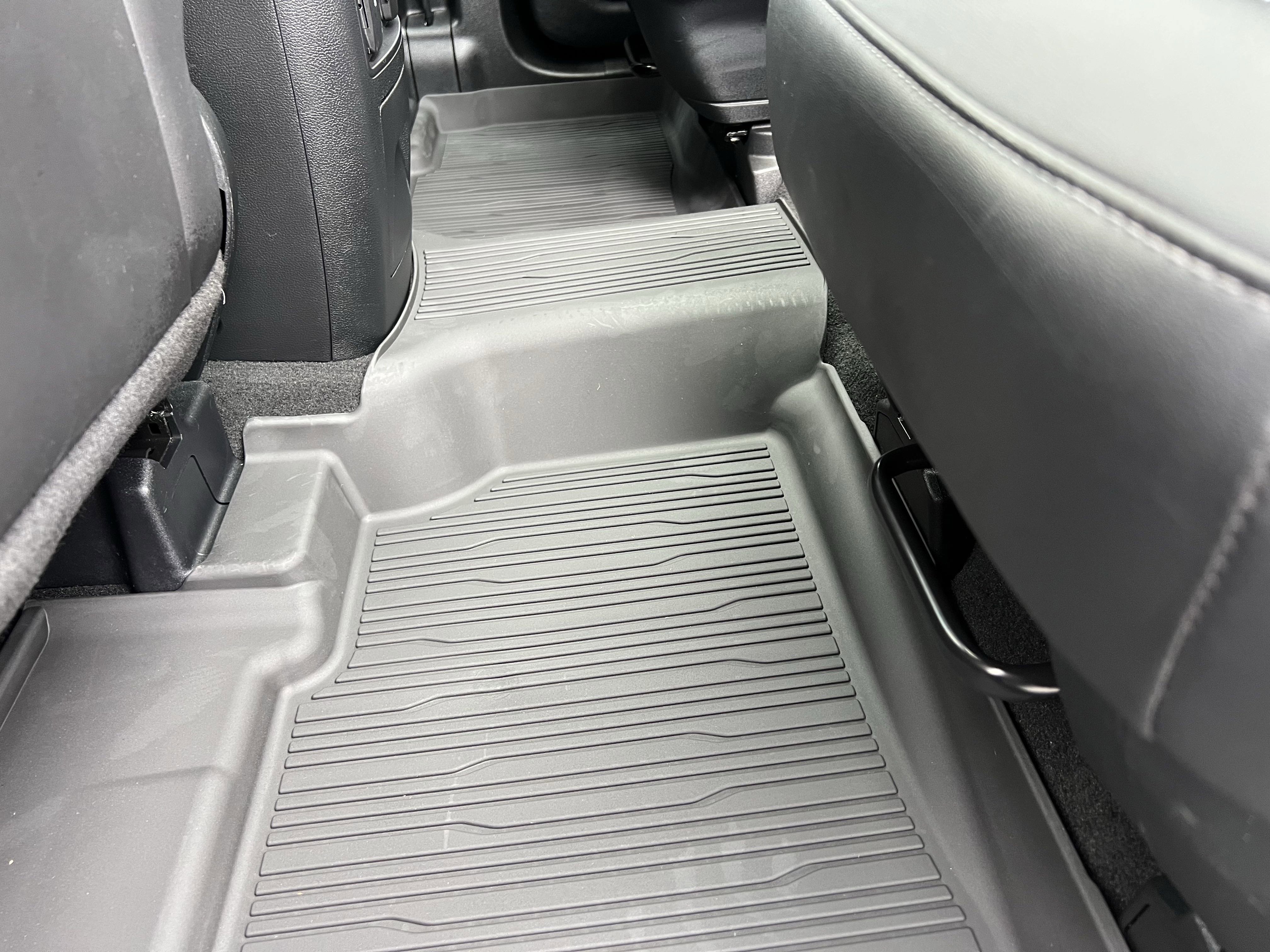 Used 2023 Ford Explorer XLT w/ Equipment Group 202A image 20