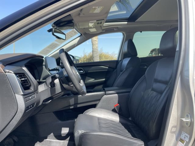 Used 2023 Nissan Rogue Platinum FWD image 19