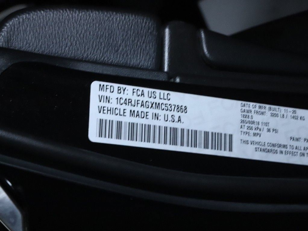 Used 2021 Jeep Grand Cherokee Laredo AWD/4WD image 21