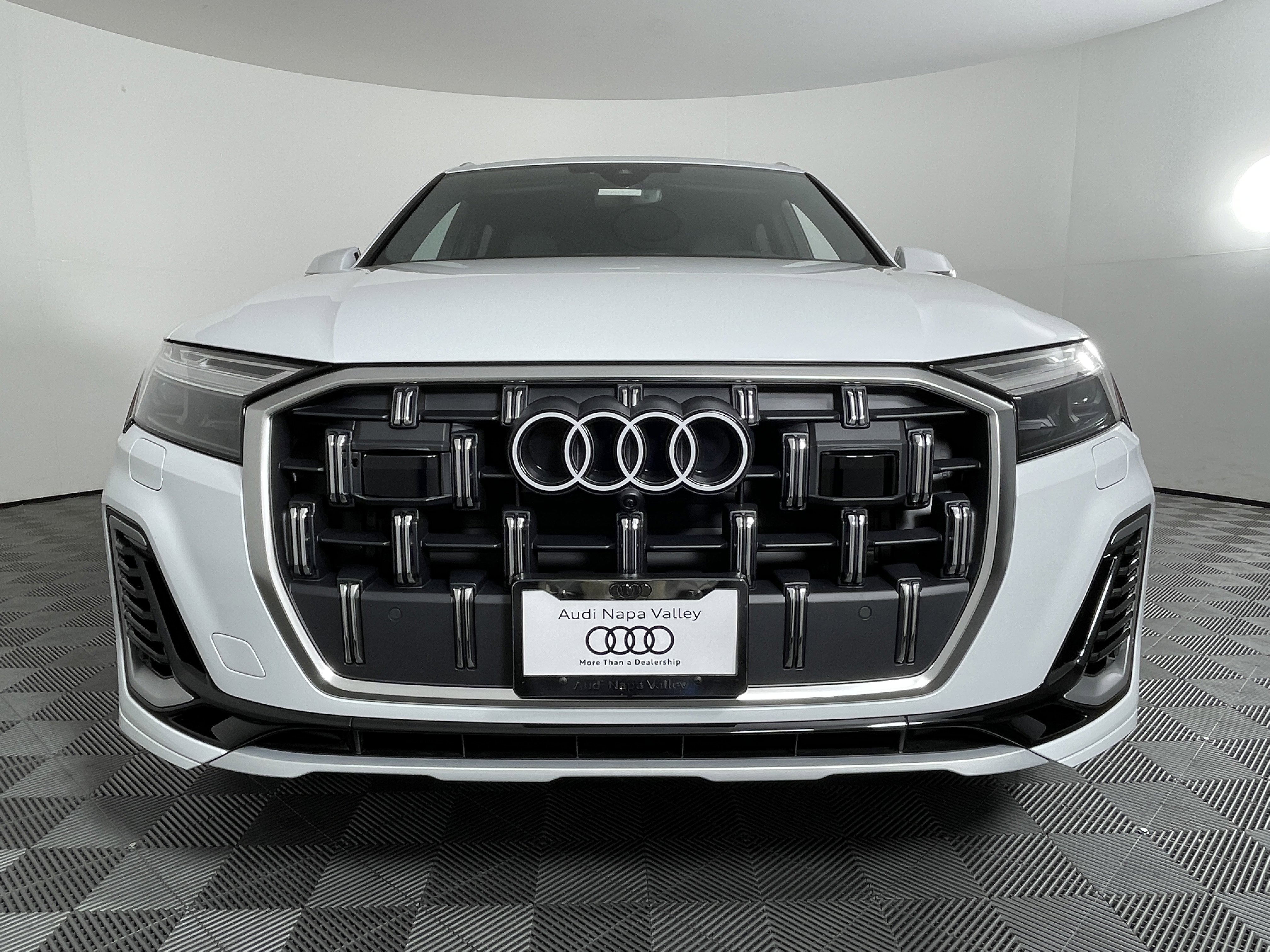 New 2025 Audi Q7 3.0T Premium Plus image 9