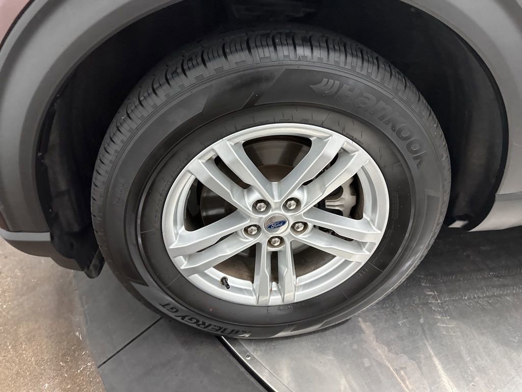 Used 2020 Ford Explorer XLT image 35