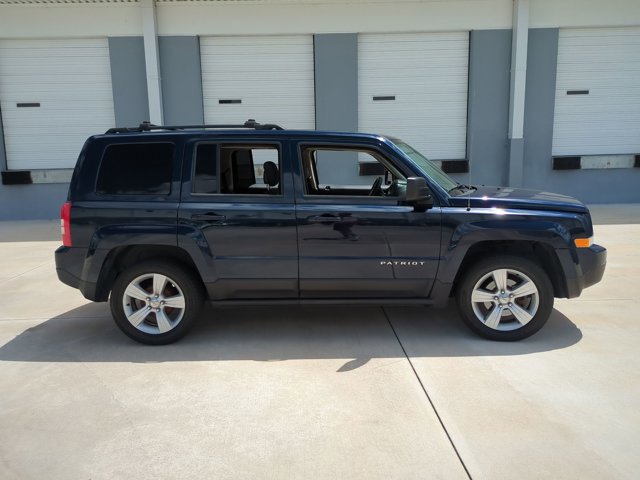 Used 2014 Jeep Patriot Latitude FWD image 4
